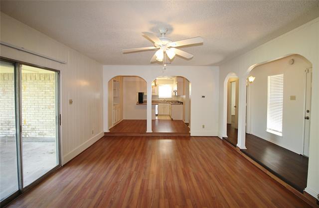 Foto del edificio - 129 Cloudcrest Dr