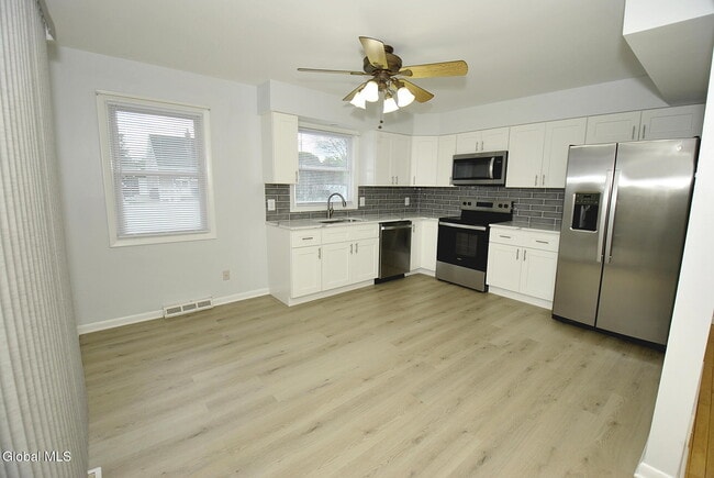 Building Photo - 33 B Ledgewood Dr
