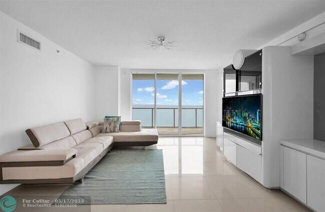 Foto del edificio - 16699 Collins Ave