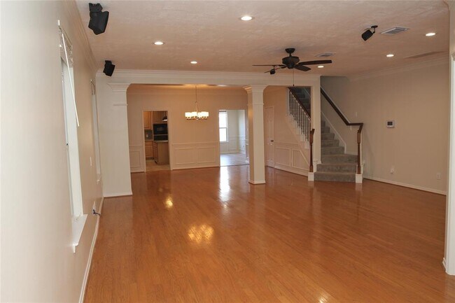 Building Photo - 3803 Brinkman St