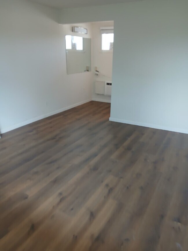 Foto del edificio - 5915 Gibson Blvd SE