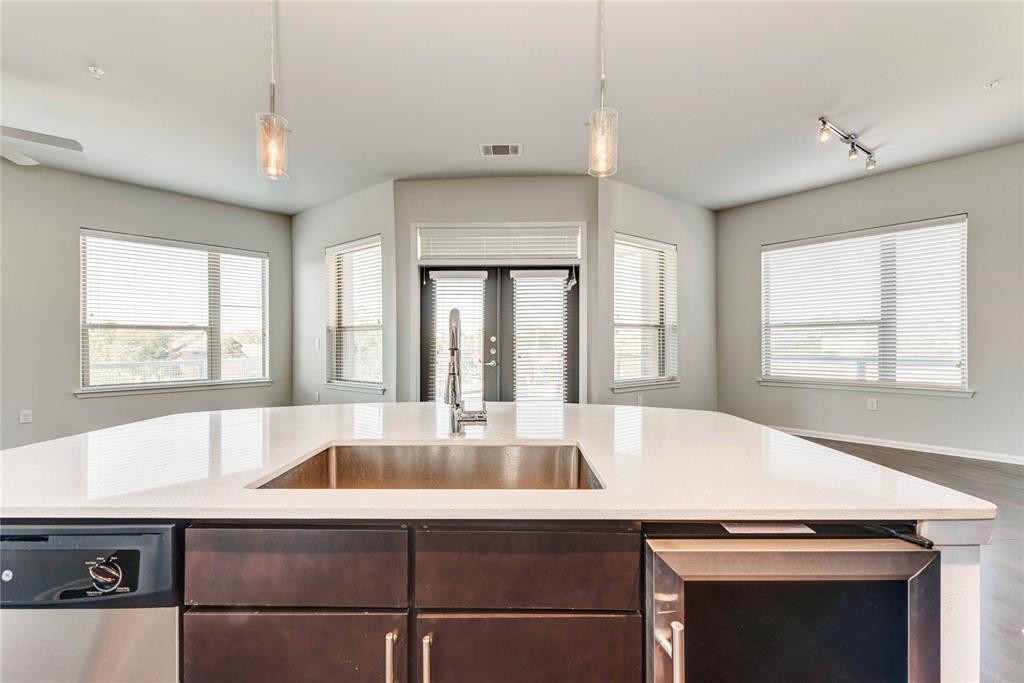 Foto principal - 920 Westcott St