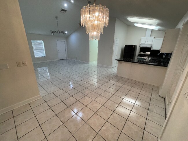 Foto del edificio - 239 Cornell Rd