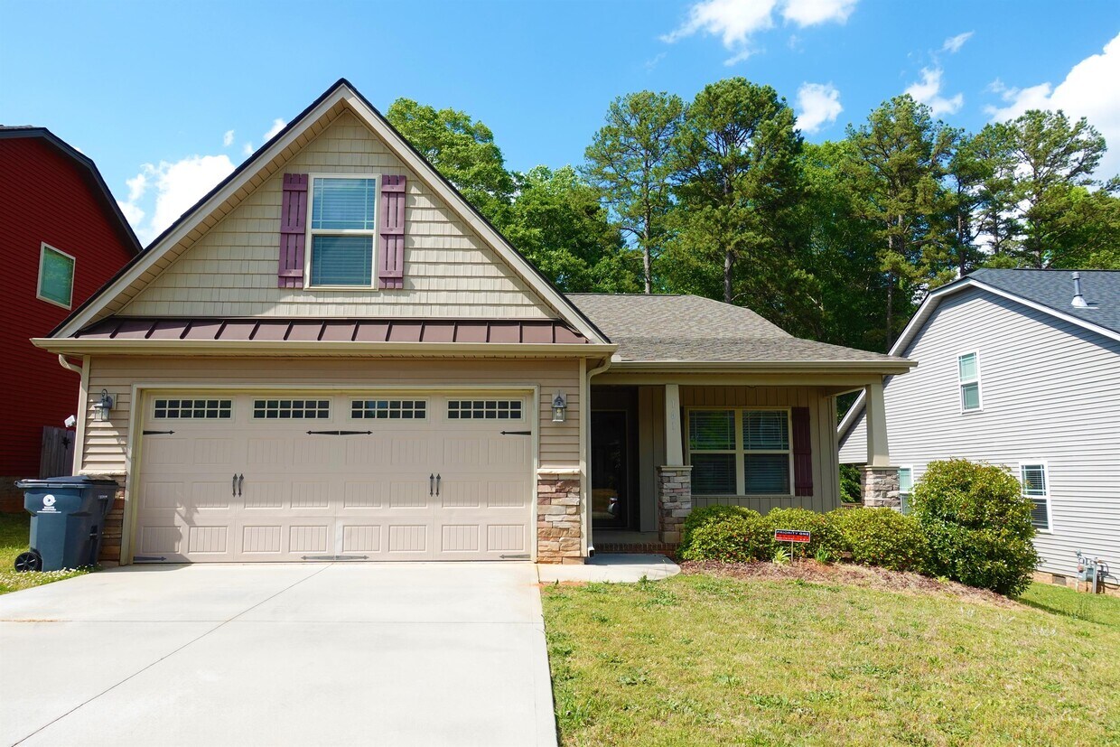 Foto principal - 161 Tiara Ridge Ln