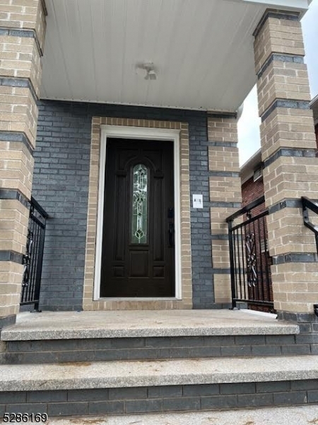 Building Photo - 115 E Henry St
