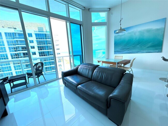 Foto del edificio - 6515 Collins Ave