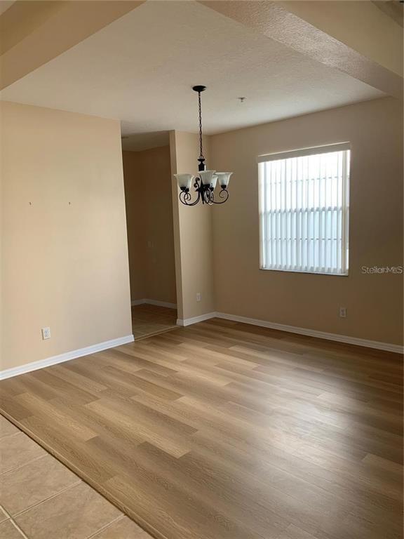 Building Photo - 9910 Moss Rose Way