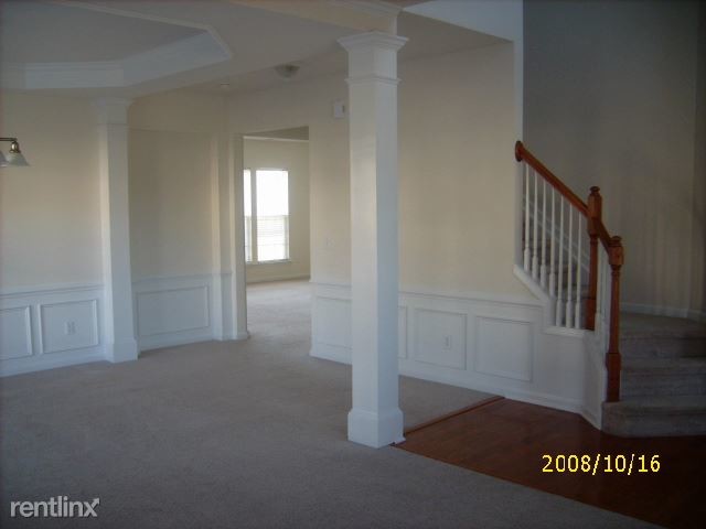 Building Photo - 4 br, 2.5 bath House - 7740 Jackson Dane Dr
