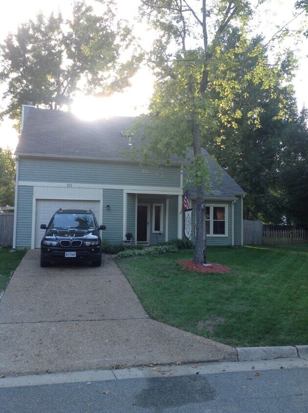 Primary Photo - 161 Coventry Ln