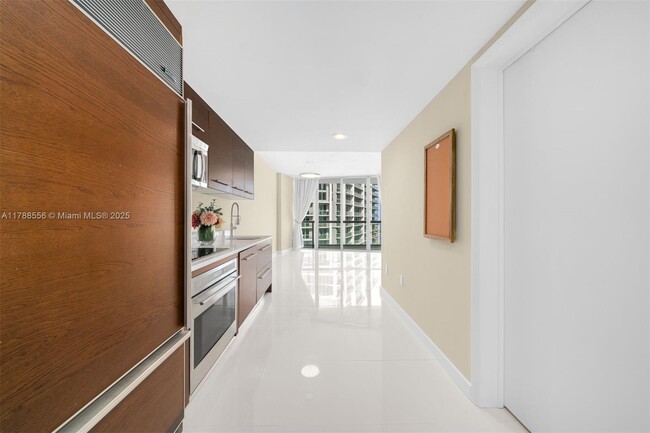 Foto del edificio - 495 Brickell Ave