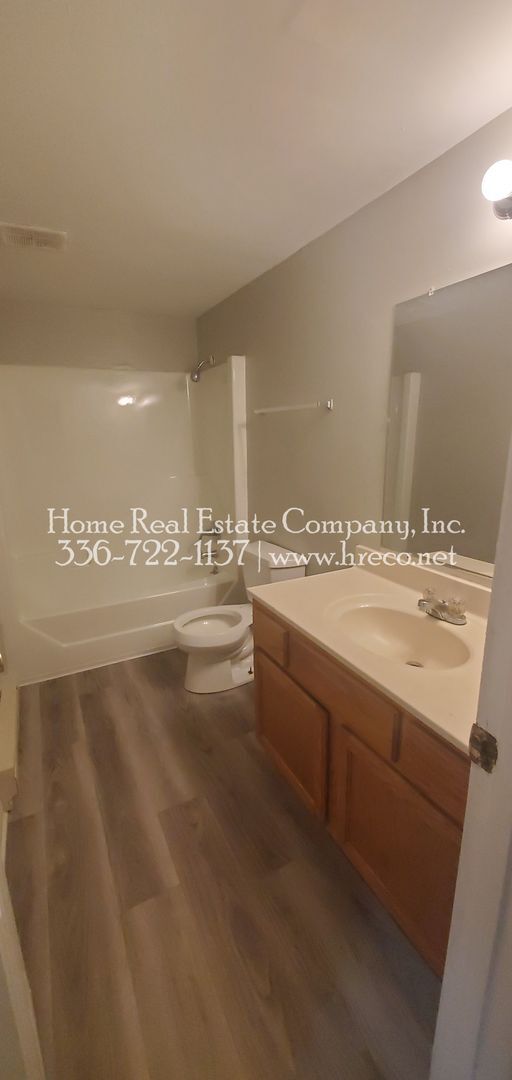 Foto del edificio - 1400 W Academy St