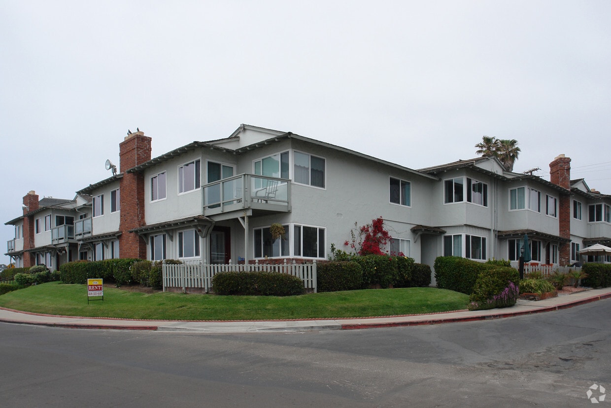 Windansea Beach Apartments - 6767-6769 Neptune Pl La Jolla, CA