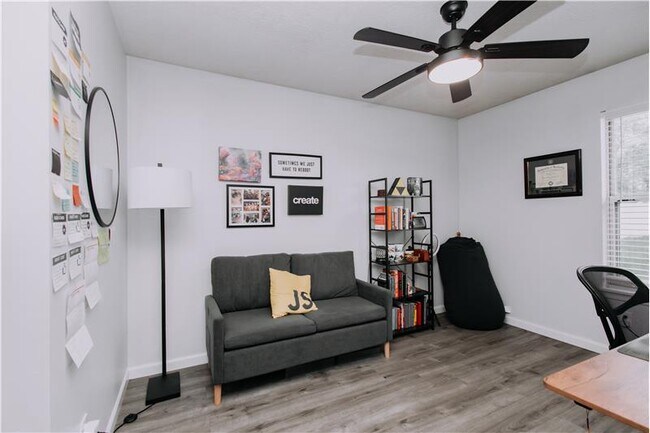 Foto del edificio - 1930 Independence Rd