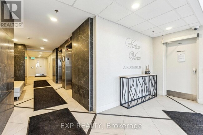 Building Photo - 6 Toronto St