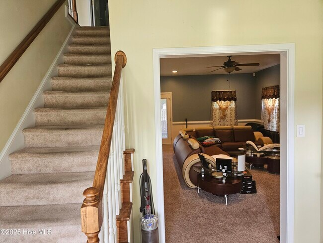 Building Photo - 1516 Chadwick Shores Dr