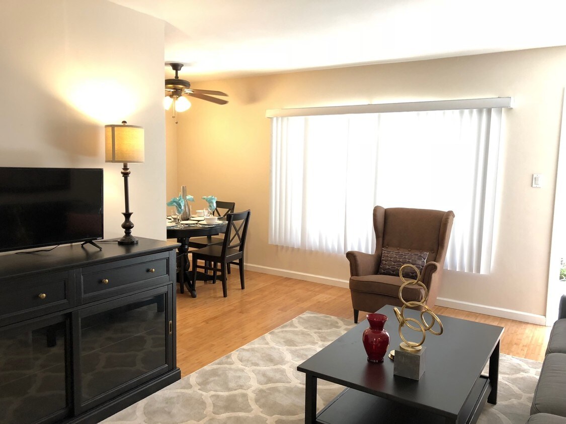 Foto principal - 2635 5th St