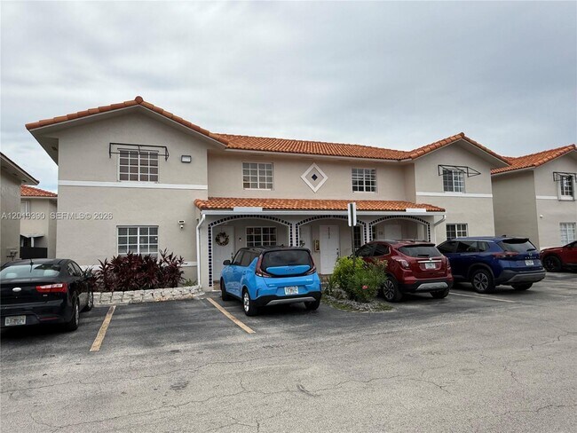 Foto del edificio - 10101 W Okeechobee Rd