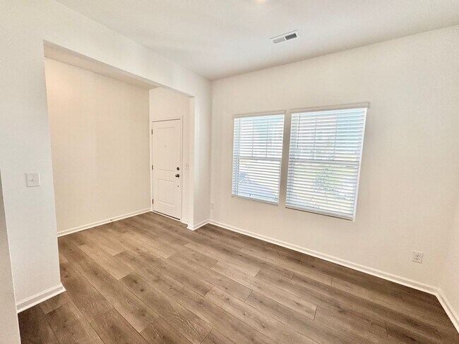 Foto del edificio - NEW 3BD Home in China Grove