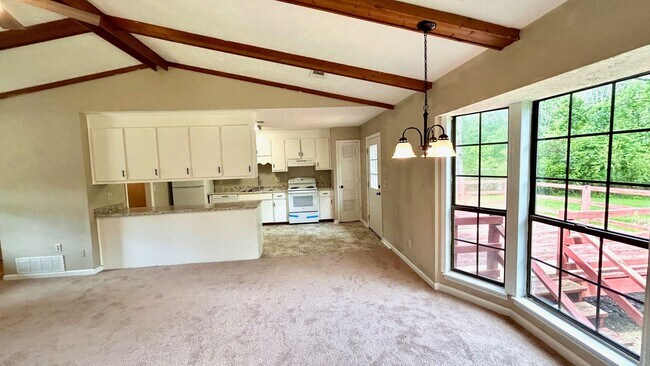 Foto del edificio - Longmeadow Drive #221