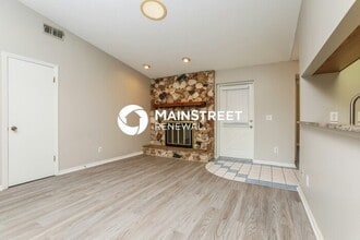 Building Photo - 12823 Anderson Hill Rd