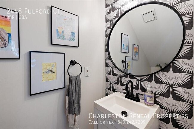 Foto del edificio - 2448 Fulford Ct
