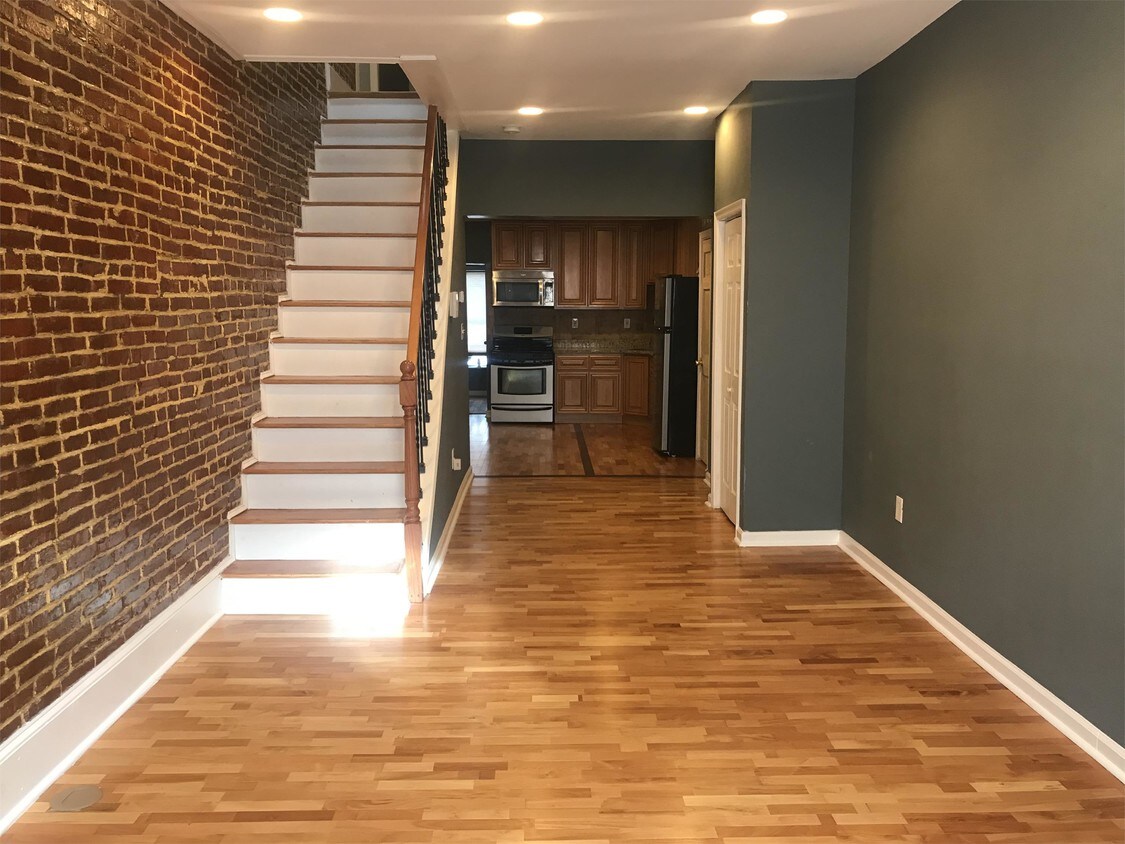 Foto principal - 1342 Sargeant St