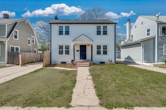 Building Photo - 609 N Volutsia