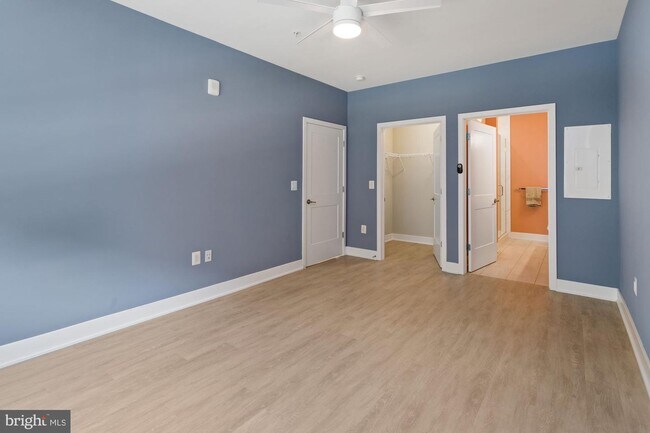 Building Photo - 145 Riverhaven Dr