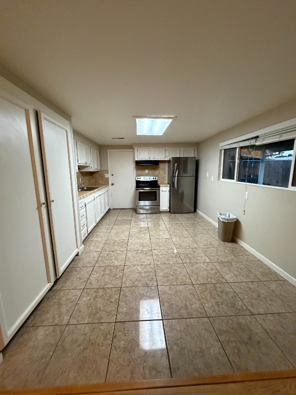 Foto del edificio - 881 Casselman Dr