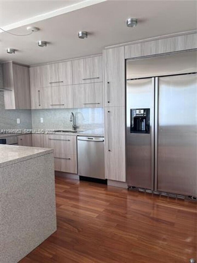 Foto del edificio - 881 Ocean Dr