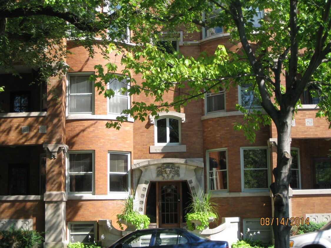 The Rose Building - 2936 W Logan Blvd