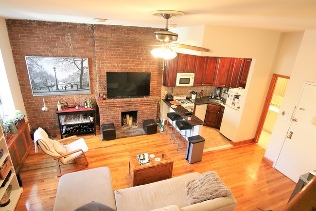 Building Photo - 317 W 100th St
