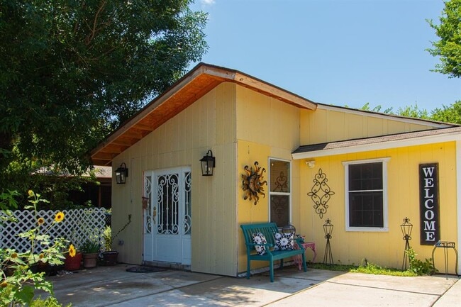 Building Photo - 6115 Marigold Terrace