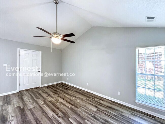 Foto del edificio - 6205 Somerset Cove