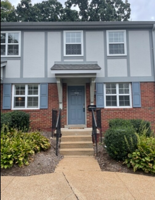 1608 High School Dr, Brentwood, MO 63144 Townhome Rentals in