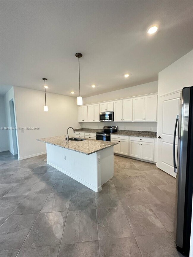 Building Photo - 15004 Palamos Cir