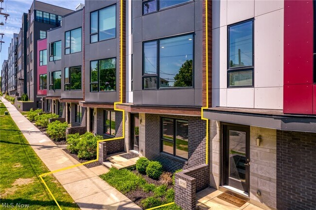 Foto del edificio - 1240 W 70th St