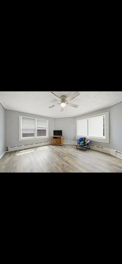 Shared room, discounted monthly rate. - 134 2nd Ave