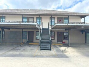 Building Photo - 10 W Harrison Ave