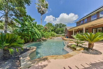 Building Photo - 11502 Bay Ledge Dr