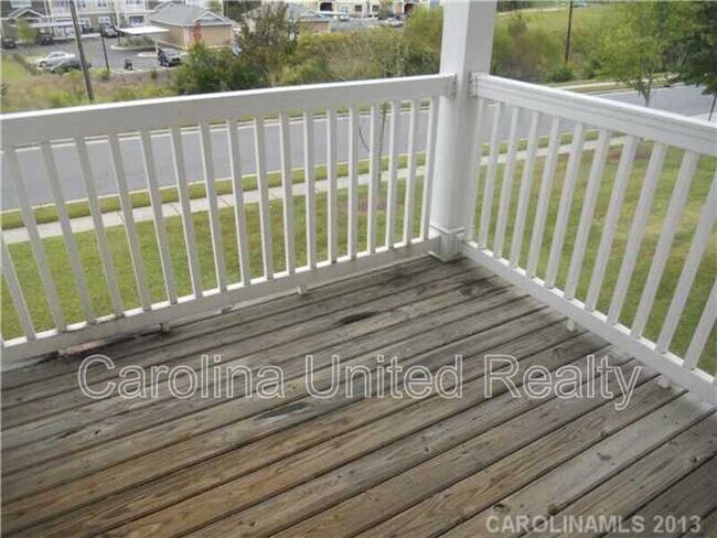 Foto del edificio - 10675 Hill Point Ct