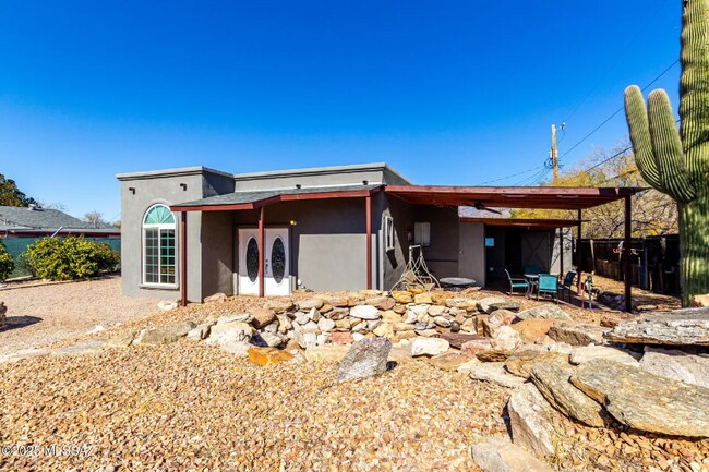 Foto del edificio - 2144 N Madelyn Ave