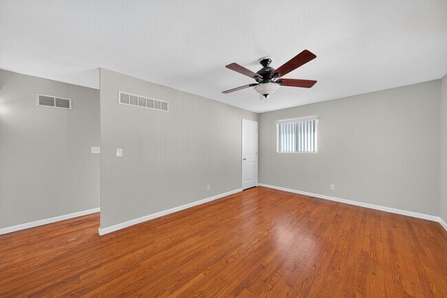 Foto del edificio - 1226 Baron Ave