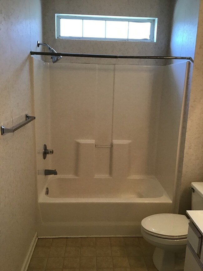 Foto del edificio - 1 Bedroom Unfurnished Condo in Fairways