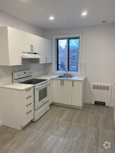 Building Photo - 4890 Plamondon Ave