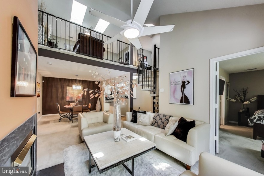 Photo - 10021 Vanderbilt Circle Unit 14