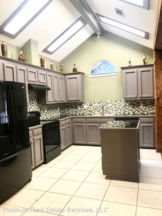 Building Photo - 3 br, 2 bath House - 10448 Spring Rose Ave