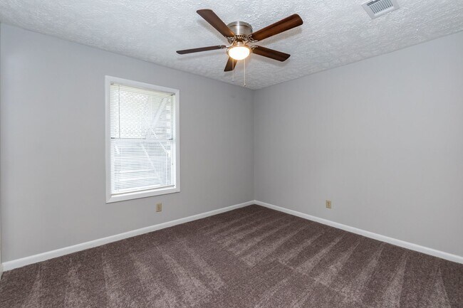 Foto del edificio - 6809 Willowbrook Dr