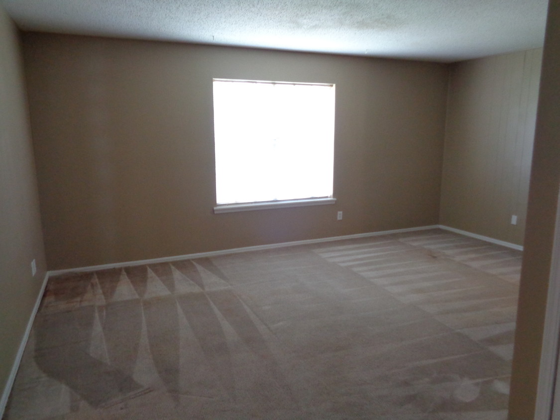 Foto principal - 2530 N Rockwell Ave