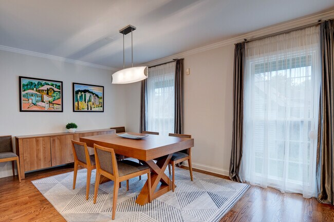Foto del edificio - 3825 Brett Ln